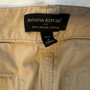 Banana Republic women's khakis - 100% cotton - size 4